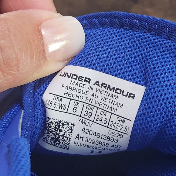 Under Armour Team Curry basketball sneakers - Picture 3 of 5